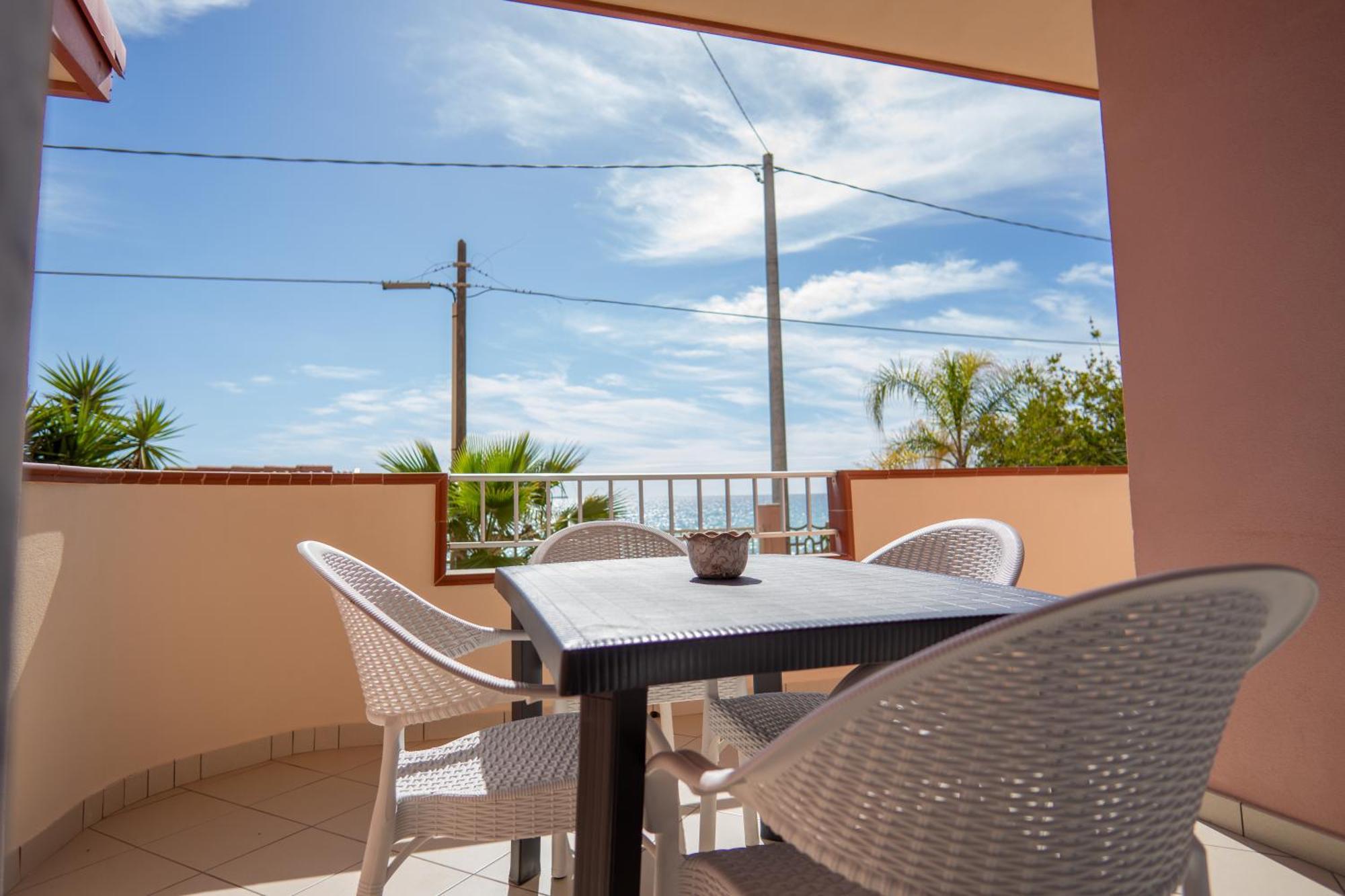 Casa Erika Apartment Bova Marina Exterior photo