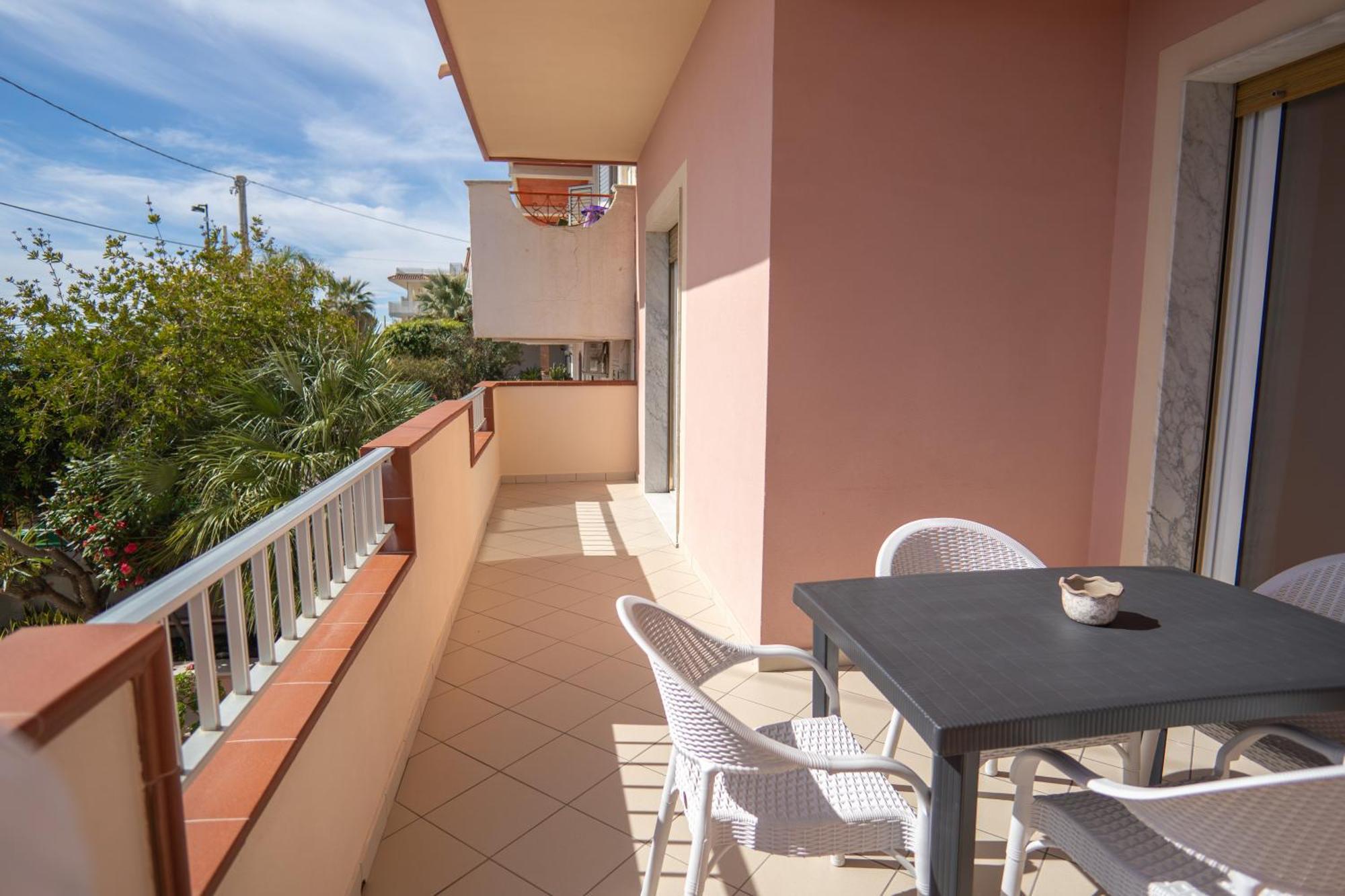Casa Erika Apartment Bova Marina Exterior photo