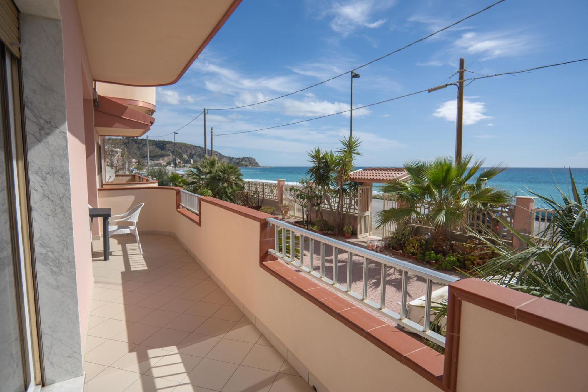 Casa Erika Apartment Bova Marina Exterior photo